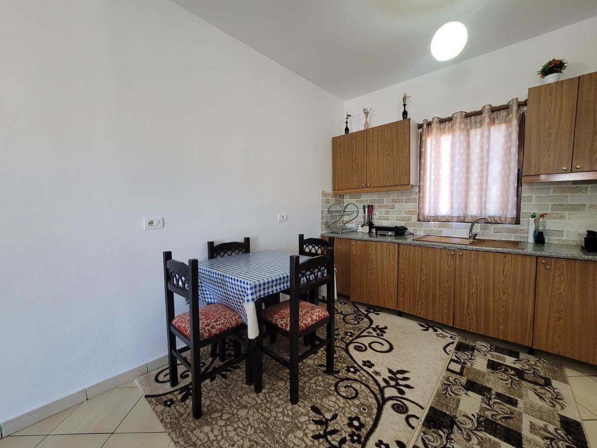 Guesthouse Veliaj Ксамил Екстериор снимка