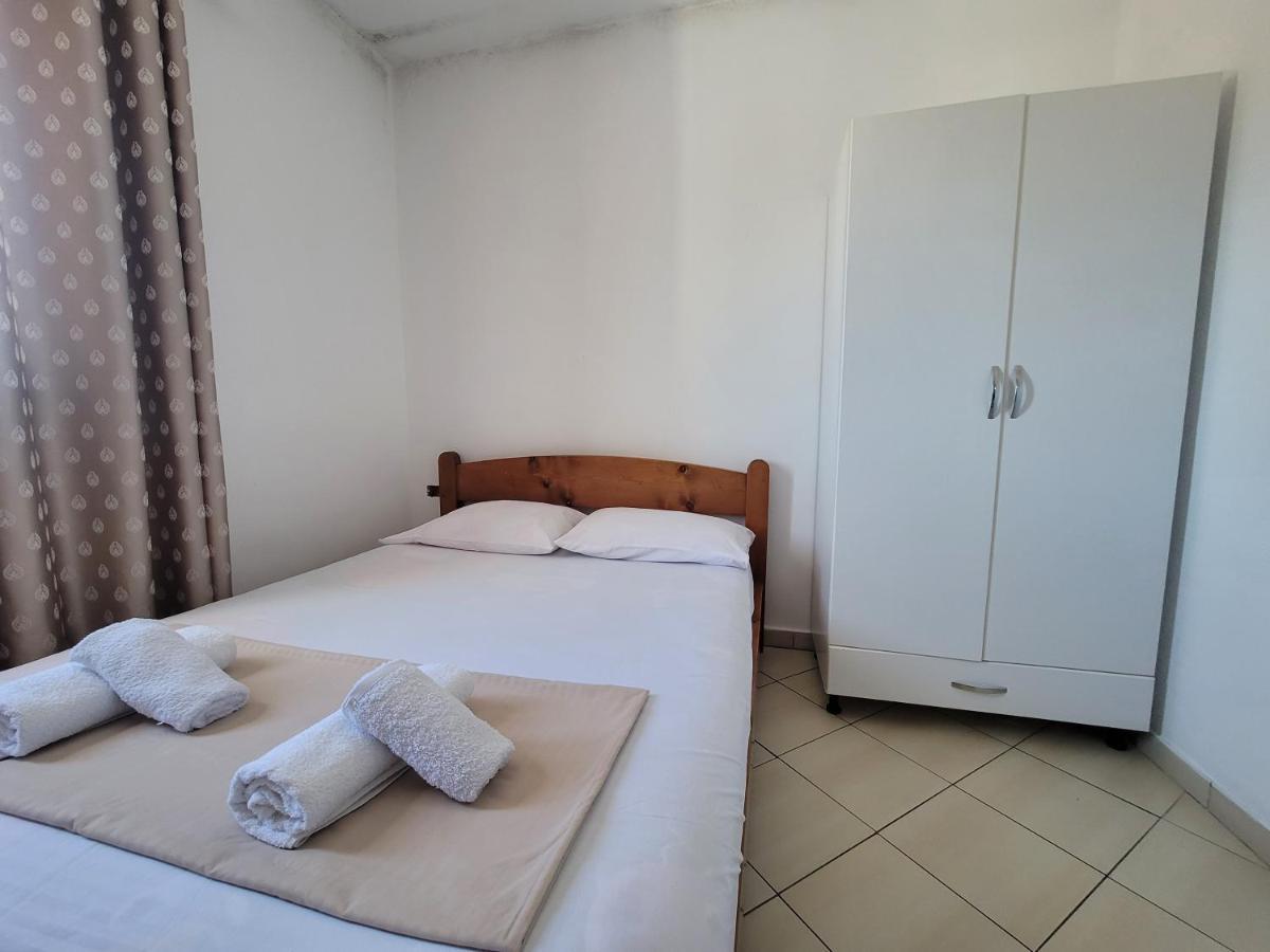 Guesthouse Veliaj Ксамил Екстериор снимка