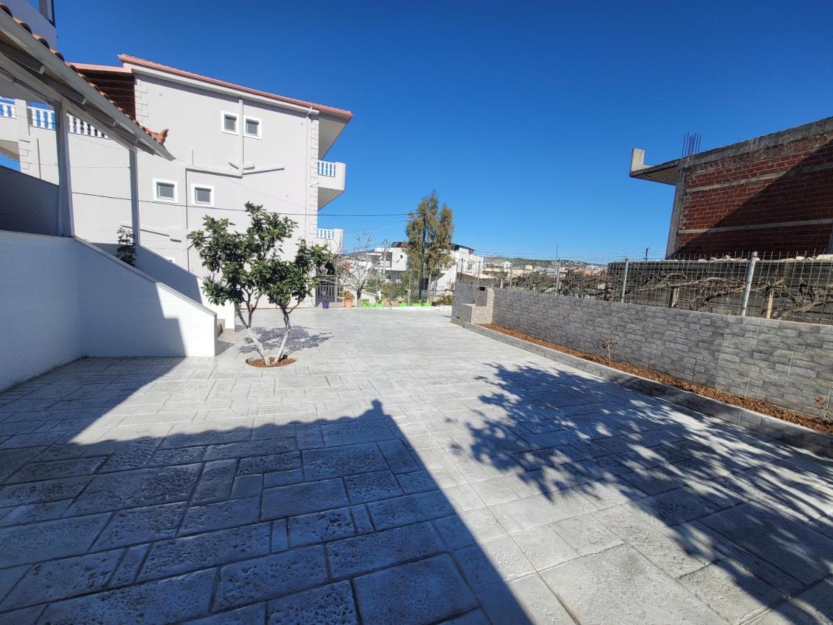 Guesthouse Veliaj Ксамил Екстериор снимка